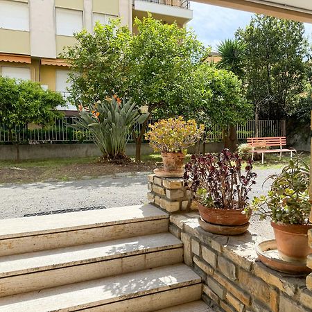 Casa Febo, In Centro Con Parcheggio Privato A 200 Mt Dal Mare Hotel Bordighera Exterior photo