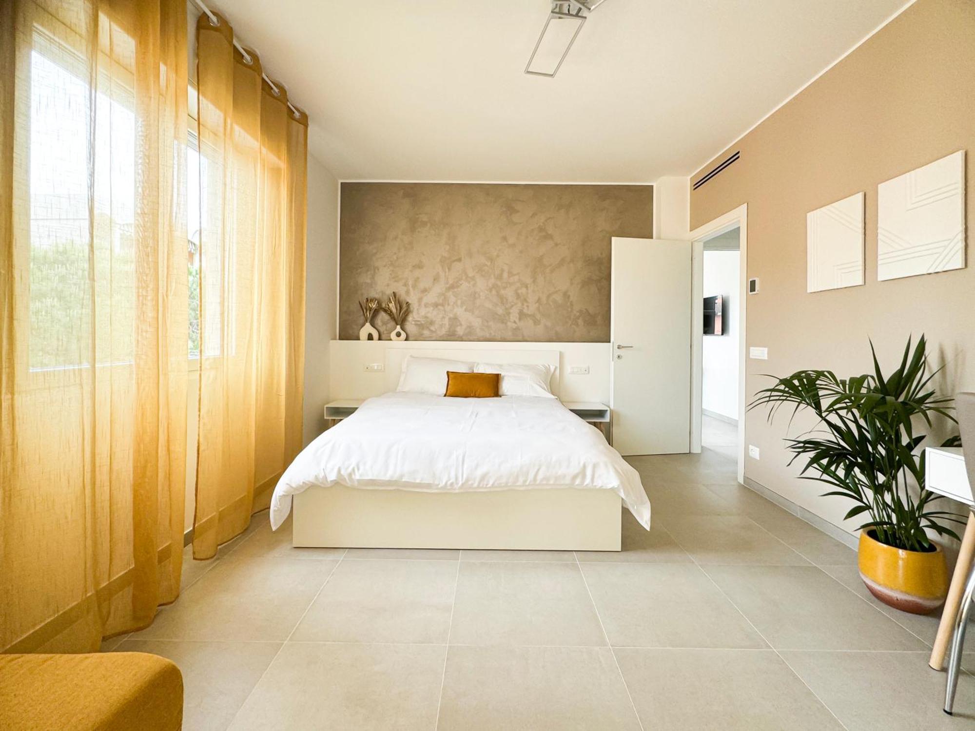 Casa Febo, In Centro Con Parcheggio Privato A 200 Mt Dal Mare Hotel Bordighera Exterior photo
